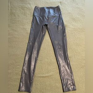 Women’s shiny Black leggings